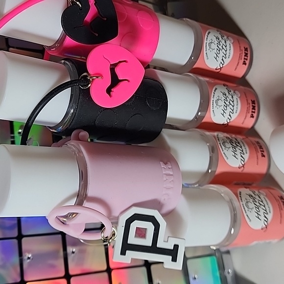 2 Victoria’s Secret PINK Wild Peach 2.5 FLoz Hand Sanitzer & 2 Cozies NEW - Picture 7 of 7